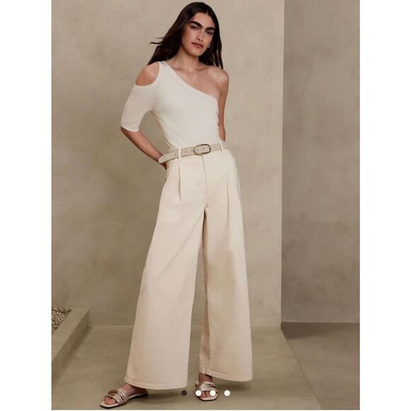 Banana Republic NWT One Sleeve Knit Sweater Top Asymmetric Size M Cream - Picture 1 of 8